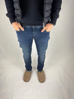 Diesel jeans  - Diesel jeans| Skick 9/10| modellen är 180cm| storlek W30 L32 | hör av dig vid fundering! 