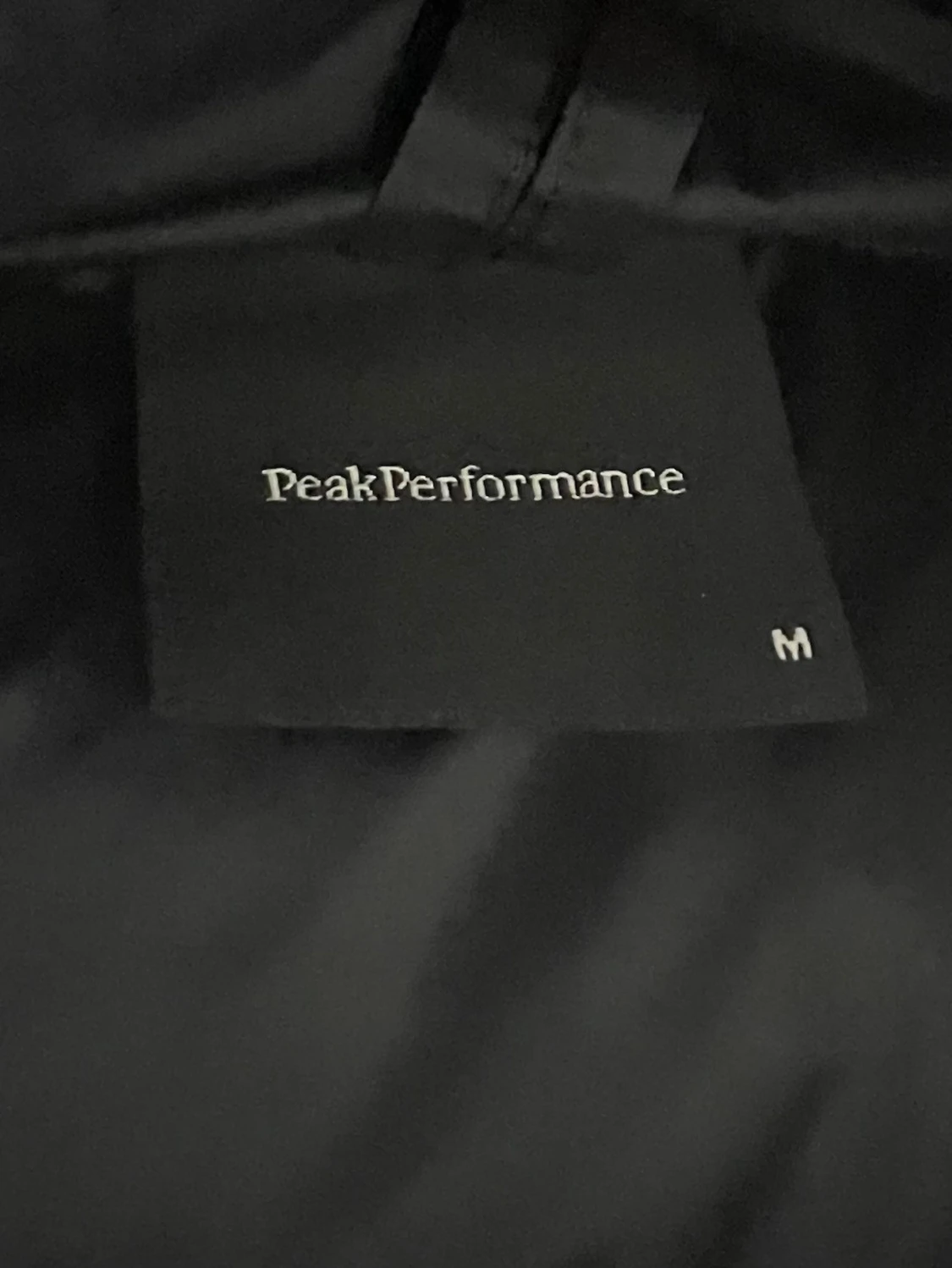Svart pufferjacka från Peak Performance - 2