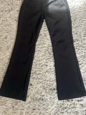 Svarta kostymbyxor  - Basic kostymbyxor, perfekta till vardag men även som uppklätt
