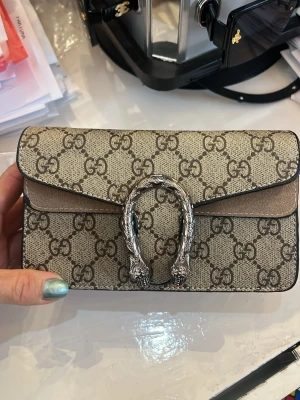 Fina väskan  - Snygga väskan .