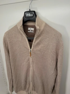 Hansen&jacob tröja - Ball zipup från hansen&jacob. Bra skick. Storlek L men passar mer M. 