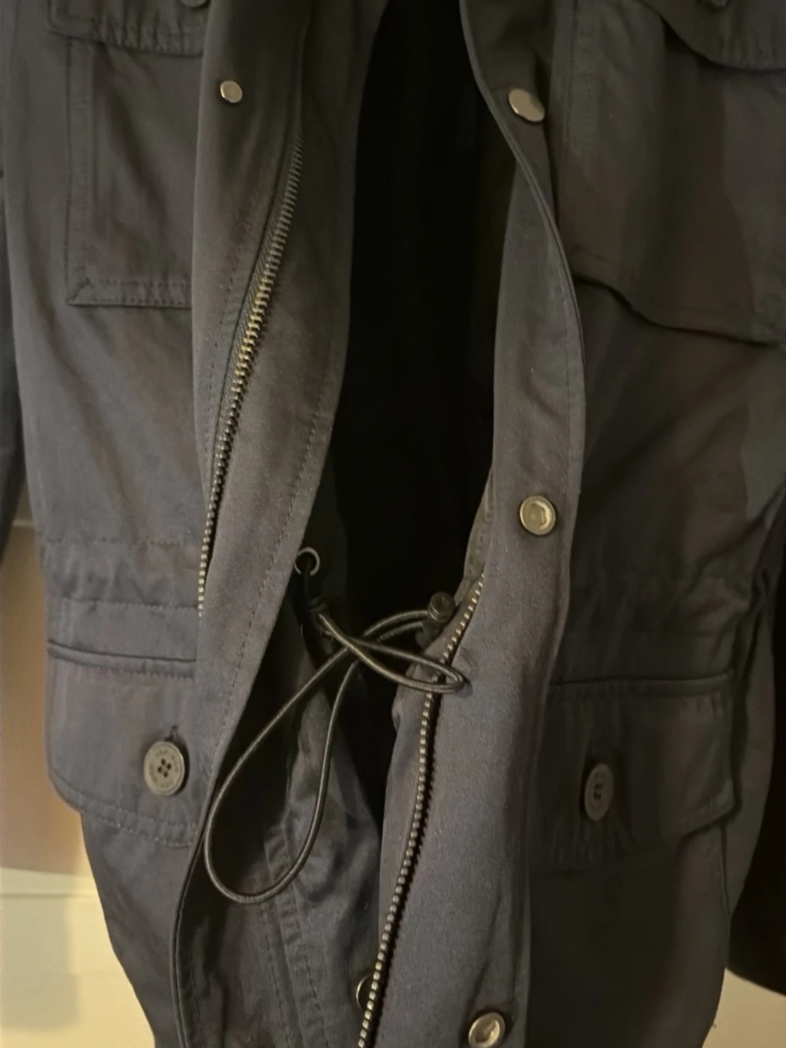 Mörkblå fieldjacket/vindjacka med fyra fickor - 1