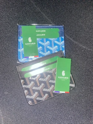 Två fina plånböcker i blå och grå färg  - Alla plånböcker är i bra kondition 