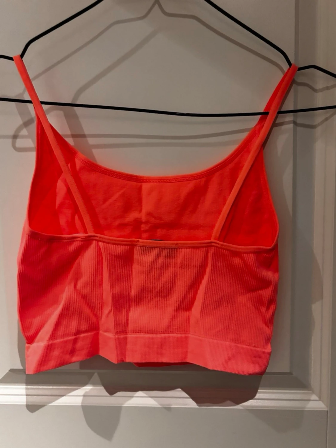 Ribbad korallfärgad linnetopp - 1