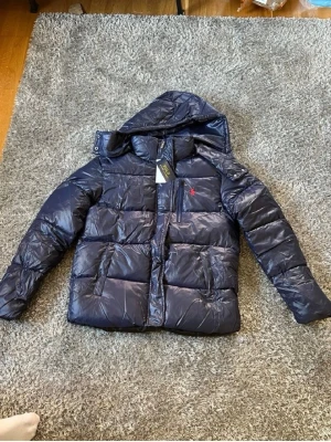 Ralph lauren pufferjacka - Ralph lauren jacka i stl M Varm och skön passar till allt 