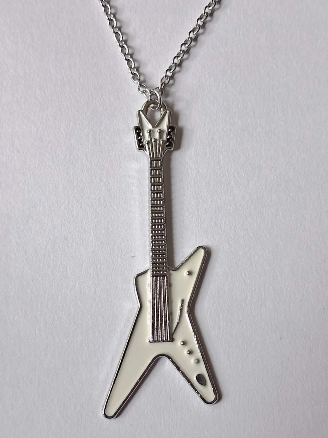 Halsband med elgitarr-hänge - 3