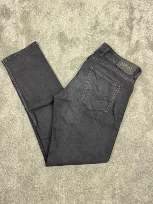 Replay jeans  - Ett par riktigt snygga jeans från Replay i storlek W34 L34 i modellen Grover 