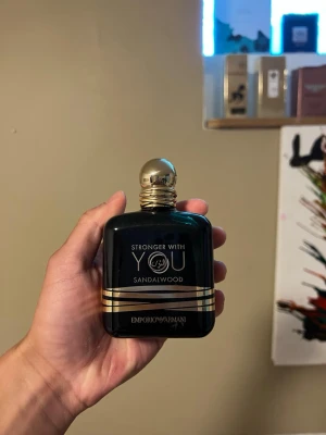 Stronger With You Sandalwood Exlusive  - Hej, säljer nu min SWY sandalwood, detta är en Dubai exklusiv parfym och svår att hitta, bara testad, låda samt kvitto tillkommer 