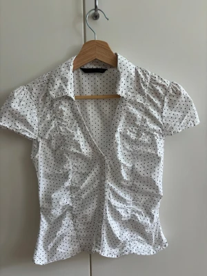 Prickig topp - Topp från Zara som aldrig är använd🌸