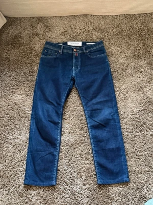 Jacob cohen jeans  - Storlek 33| skick 10/10 som nya, men dessa är uppsydda! Pm för mer info