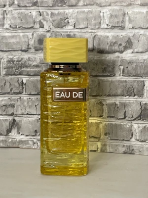 Eau de Soleil fragrance world  - EAU DE SOLEIL från fragrance world 100ml se bilder för mängd kvar och noter.  Förvarad mörkt och svalt 
