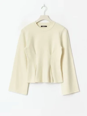Creme vit stickad peplum topp gina  - Jättesnygg helt oanvänd stickad peplum topp från Gina, finns ej kvar att köpa och denna är ny utan prislapp 