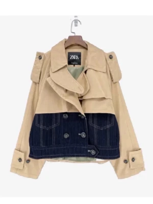 Beige och marinblå trenchcoat Zara - Såå fin jacka från Zara helt helt slutsåld och nästan helt omöjlig att få tag på. Har denna i storlek L sitter mer som en M 💖💖