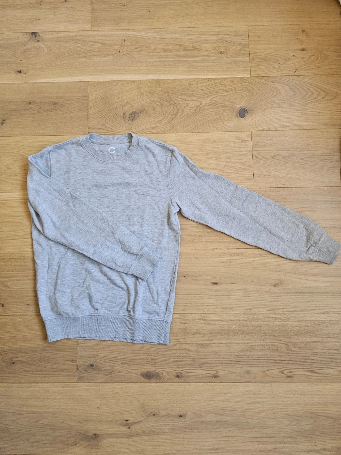 Ljusgrå basic sweatshirt
