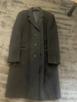 Baron cashmere rock - Baron 100% cashmere rock, väldigt bra skick, står ingen storlek men skulle passa L eller XL