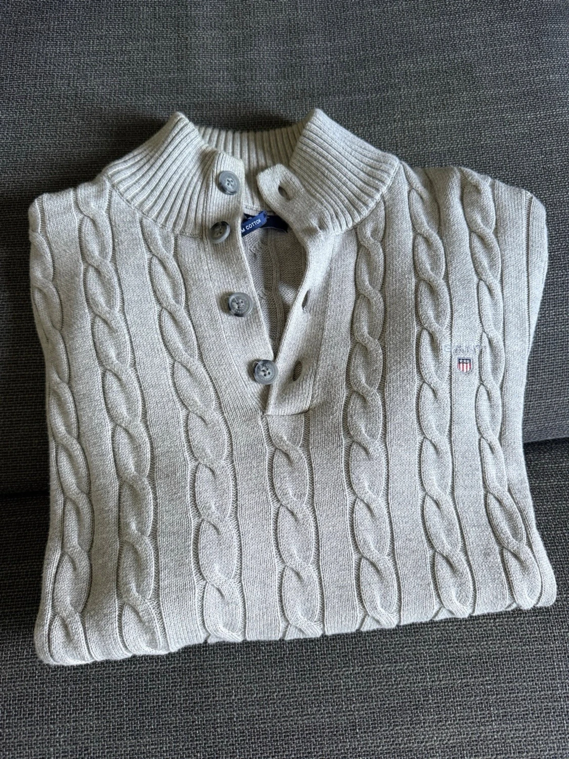 Beige kabelstickad tröja från Gant