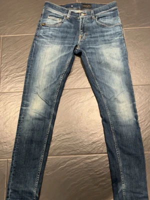 Tiger of Sweden jeans  - Säljer dessa riktigt feta Tiger of Sweden jeans som har en sjukt snygg tvätt! Säljer jeans för att dom inte passar mig  Storlek: 31/30. Skick:9/10.