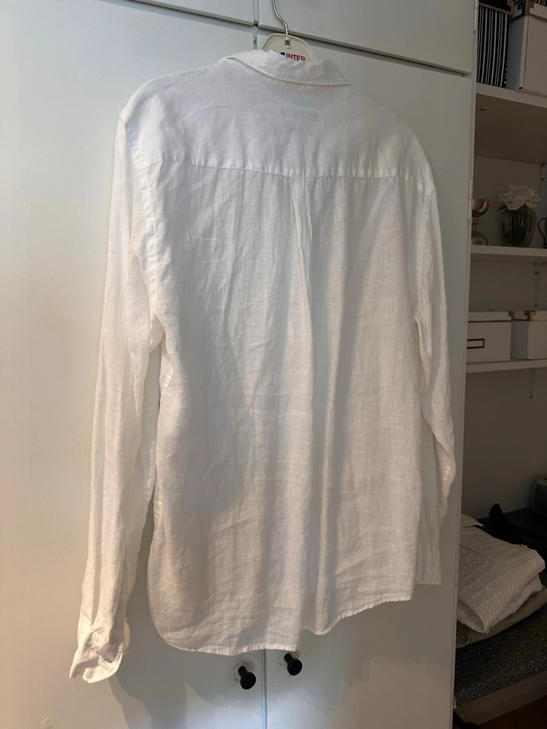 Vit linneskjorta med knappar - 1