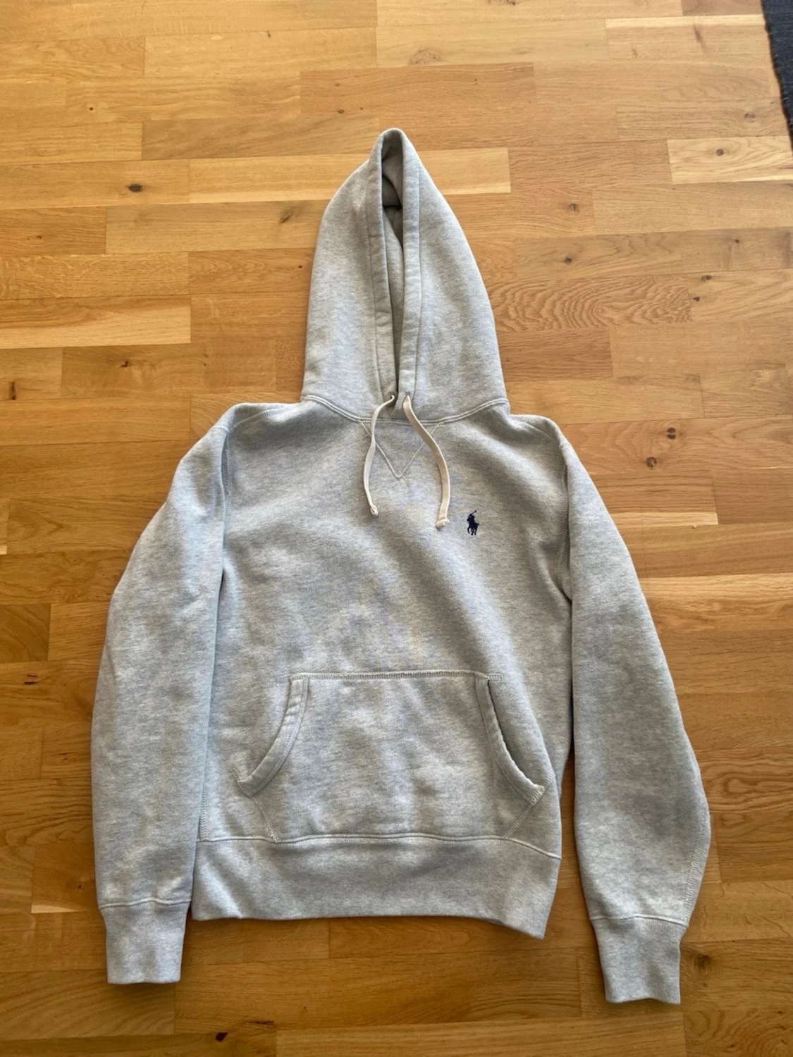 Grå hoodie från Polo Ralph Lauren