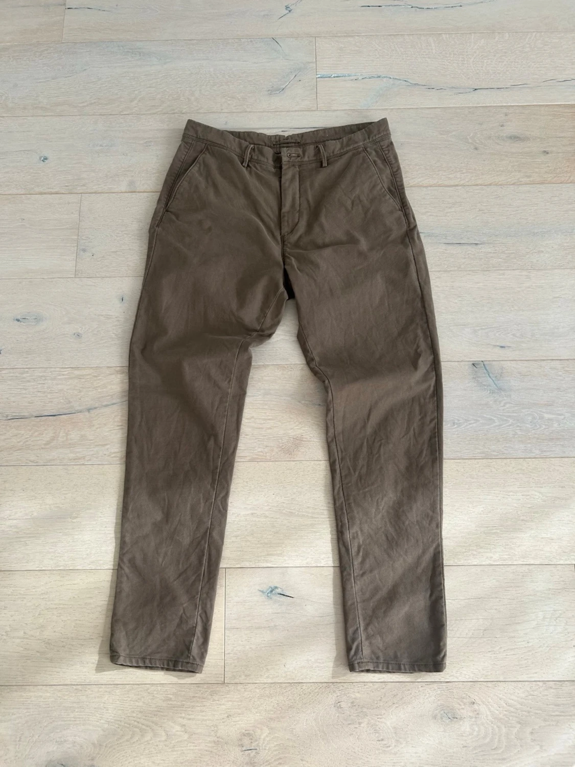 Grön bruna chinos från Massimo Dutti