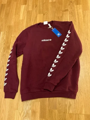 Adidas tröja - Helt ny med prislapp 
