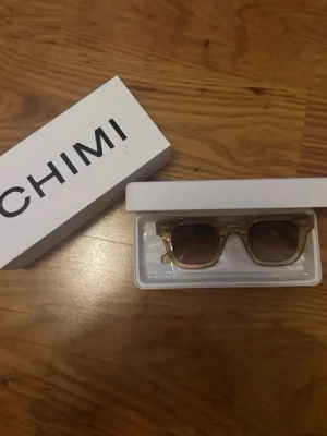 CHIMI glasögon 04 - Snygga beige chimi 04, bra skick, man får med allt