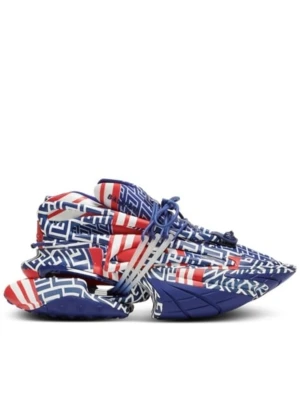 Balmain sneakers - Helt nya och oanvända Balmain sneakers  Unik och iögonfallande design med monogrammönster – sticker verkligen ut. Bekväma med luftdämpad sula och hög kvalitet i material.