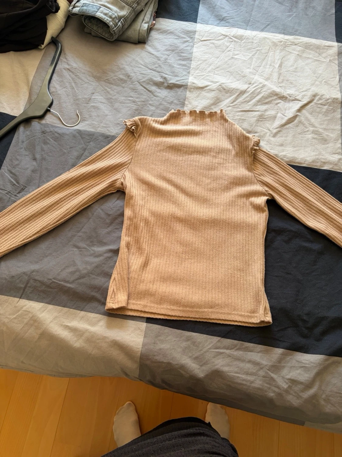 Beige ribbad långärmad topp - 1