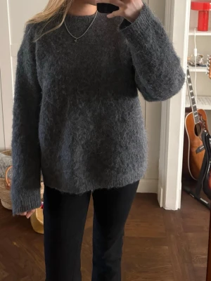 Stickad Mohairtröja💕💕💕💕 - Säljer denna jättesnygga stickade Mohairtröja ifrån NAKD. Storlek Xs💕💕💕