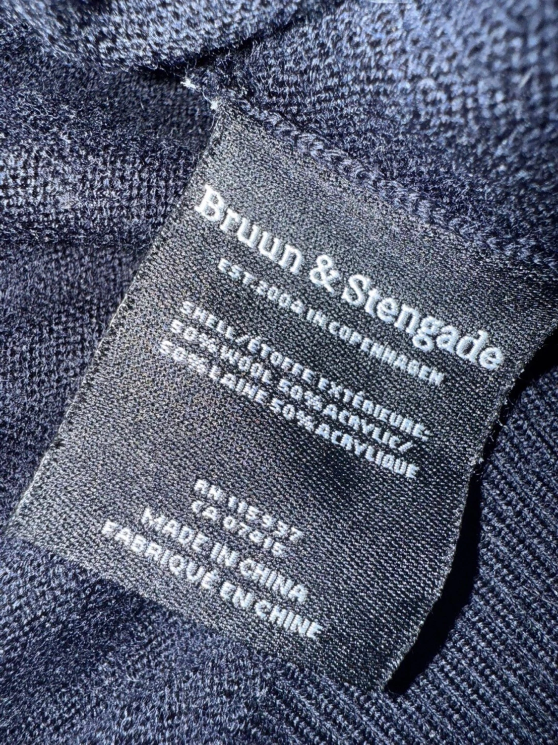 Mörkblå stickad tröja Bruun & Stengade - 3