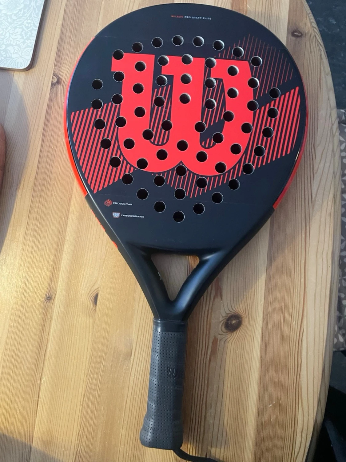 Wilson padelracket svart/röd