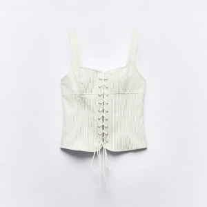 Randig korsett från Zara  - Randig korsett från Zara i stolek S, knappt använd och hade antingen kunnat byta mot en M i mycket bra skick eller bättre eller sälja💕💕