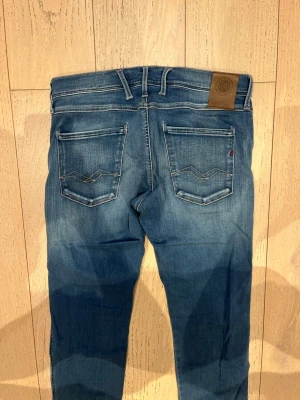Replay jeans - Skick: 8,5/10 | modell: Anbass ( inte mina bilder)
