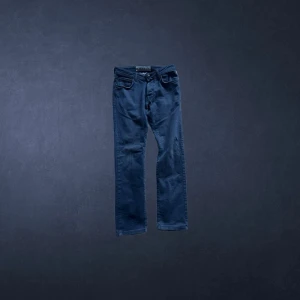 Jacob Cohën Jeans - Tjena! Ett par riktigt snygga Jacob Cohën Jeans. Size: 30 - Skick: 3/5 - Retail: 5 200:-. Hör av er vid frågor och funderingar. /Mvh, Morëtti Co.