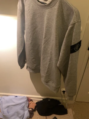 Stone Island hoodie - Säljer den här Stone Island hoodien i stolek medium den är helt ny perfekt stitching och en must have kan gå ner lite i pris 