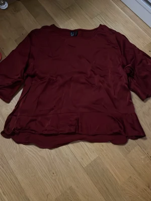 vinröd blus - vinröd blus