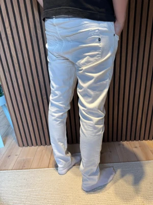 Dondup George Jeans - Skicket är 10/10! Storleken är w32. Modellen är 182cm. Kontakta gärna vid frågor☀️