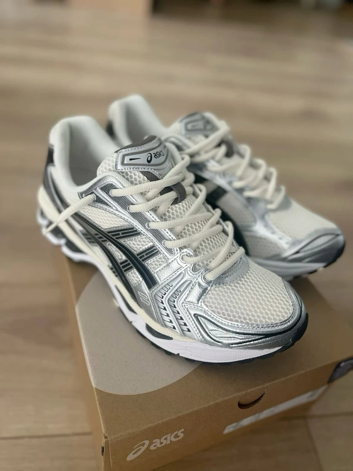 Gel kayano skor