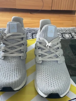 Ultraboost - Helt nya gråa ultraboost kommer med låda!