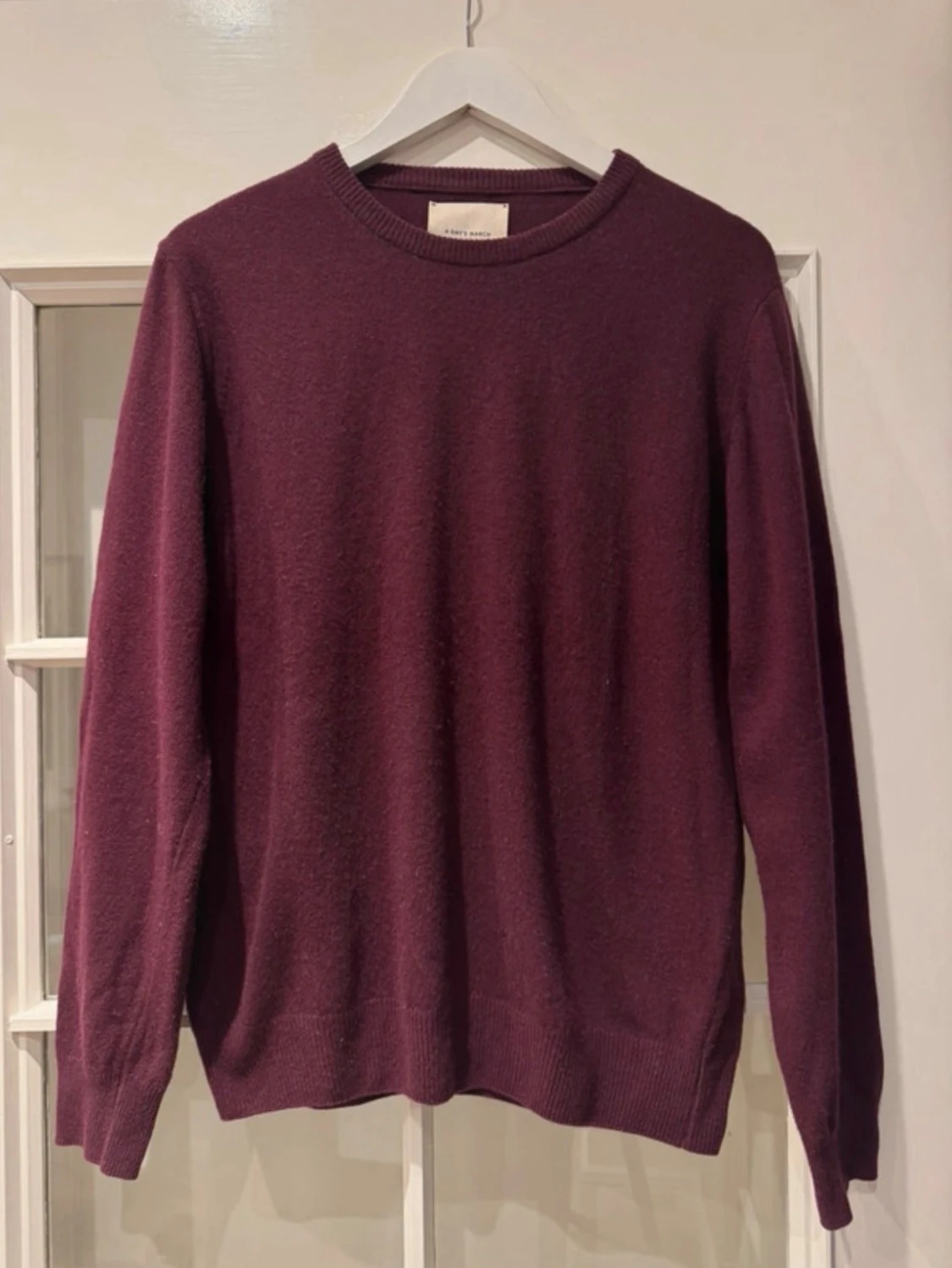 Vinröd cashmere-tröja A Day's March