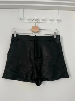 skinn shorts - super snygga shorts🩷🩷