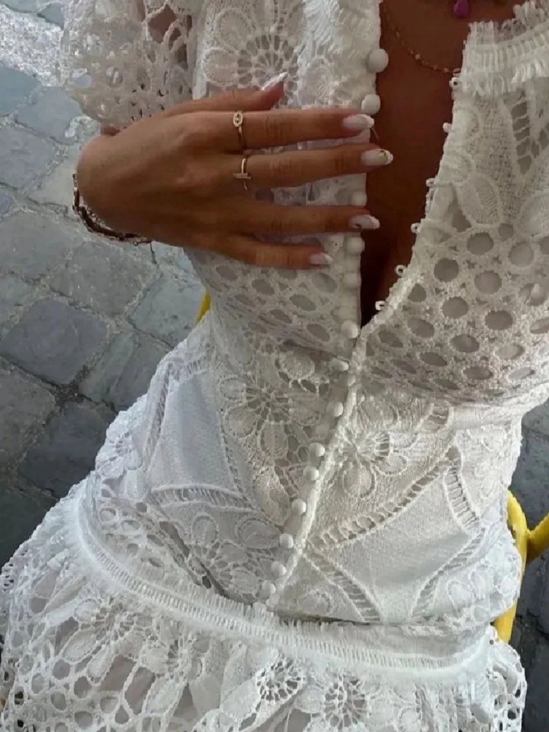 Vit spetsklänning studentklänning