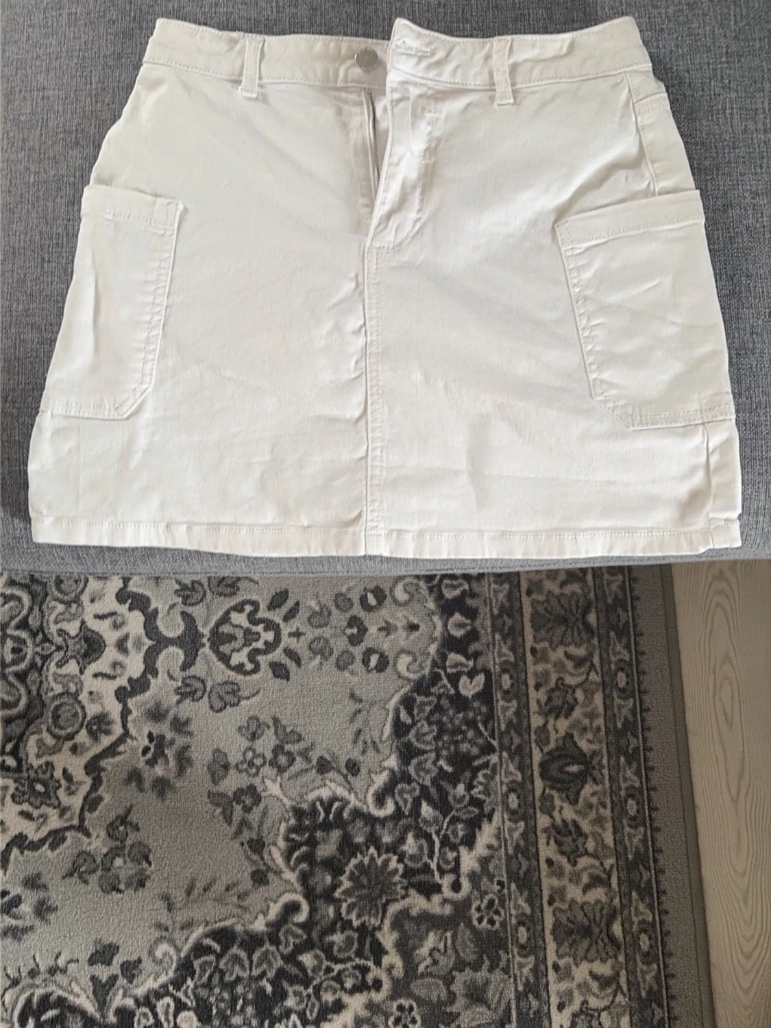 Vit kortkjol från Unique You