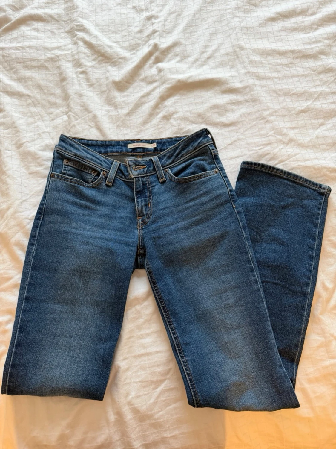 Blå bootcut jeans från Levis - 1