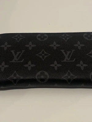 Plånbok  - Helt ny! Pris kan diskuteras vid snabb affär