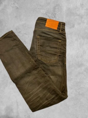 Blåa jeans från Jack & Jones - Säljer nu ett par blåa jeans från jack & jones i storlek W30 L34 i modellen Tim/slim straight.