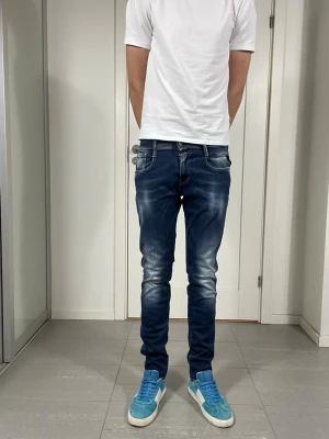 Replay Anbass Jeans  - Säljer nu dessa Replay Anbass jeans, W30 o L32, skriv för fler bilder/frågor🙌🏼