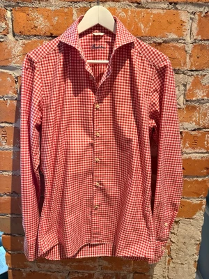 Stenströms skjorta - Skjorta ifrån stenströms, i superfint skick och är super mjuk, använd ett fåtal gånger! Passar mig som är 170cm och väger 60kg