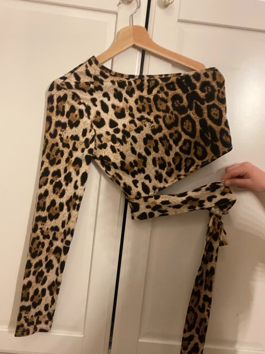 Leopardmönstrad omlottopp