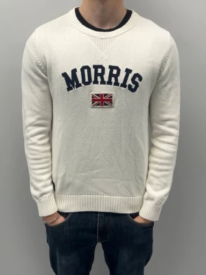 Morris tröja - Skön och tjockt material | fint skick och inga defekter | modellen är 185 cm lång och väger ca 76 kg | storlek M